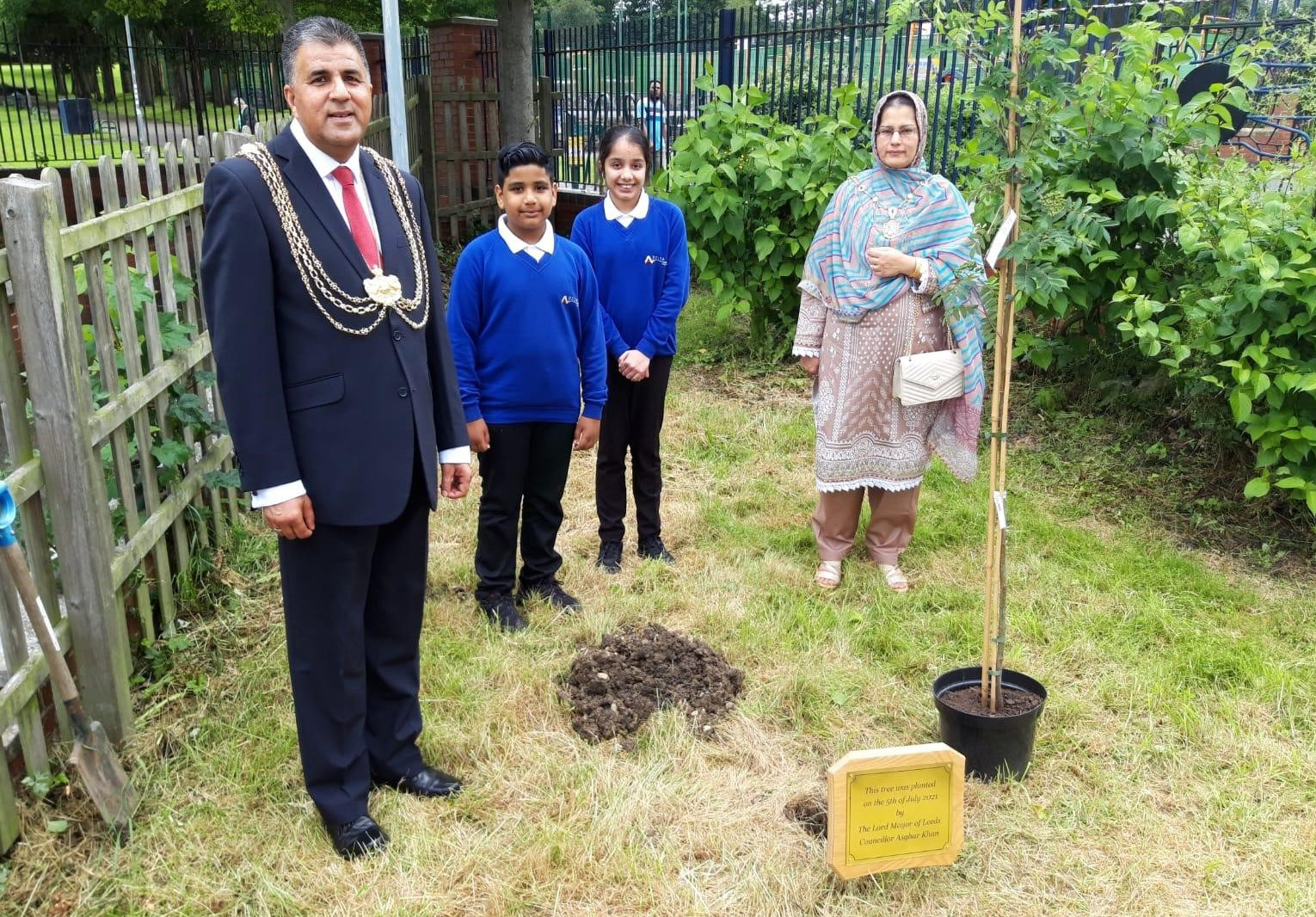 Lord Mayor of Leeds tweets Park View Visit Park View Primary Academy